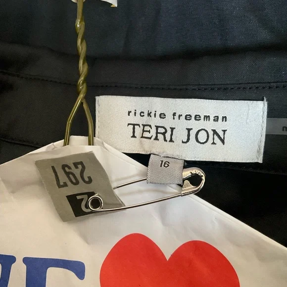 Rickie Freeman for Teri Jon Metallic Jacquard Gown - Picture 12 of 15